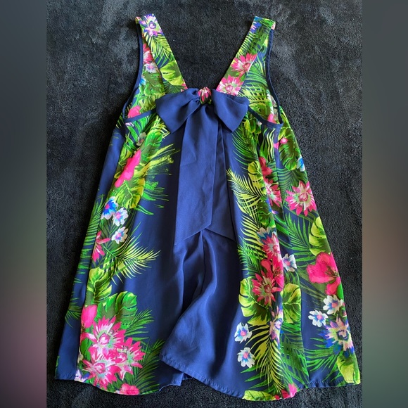 Cute Flowy Tank Top - Picture 2 of 3